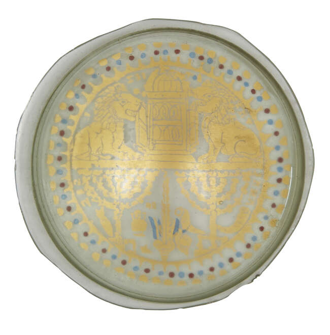 
	
		A reproduction Jewish sandwich gold-glass medallion, 20th century, decorated in two...