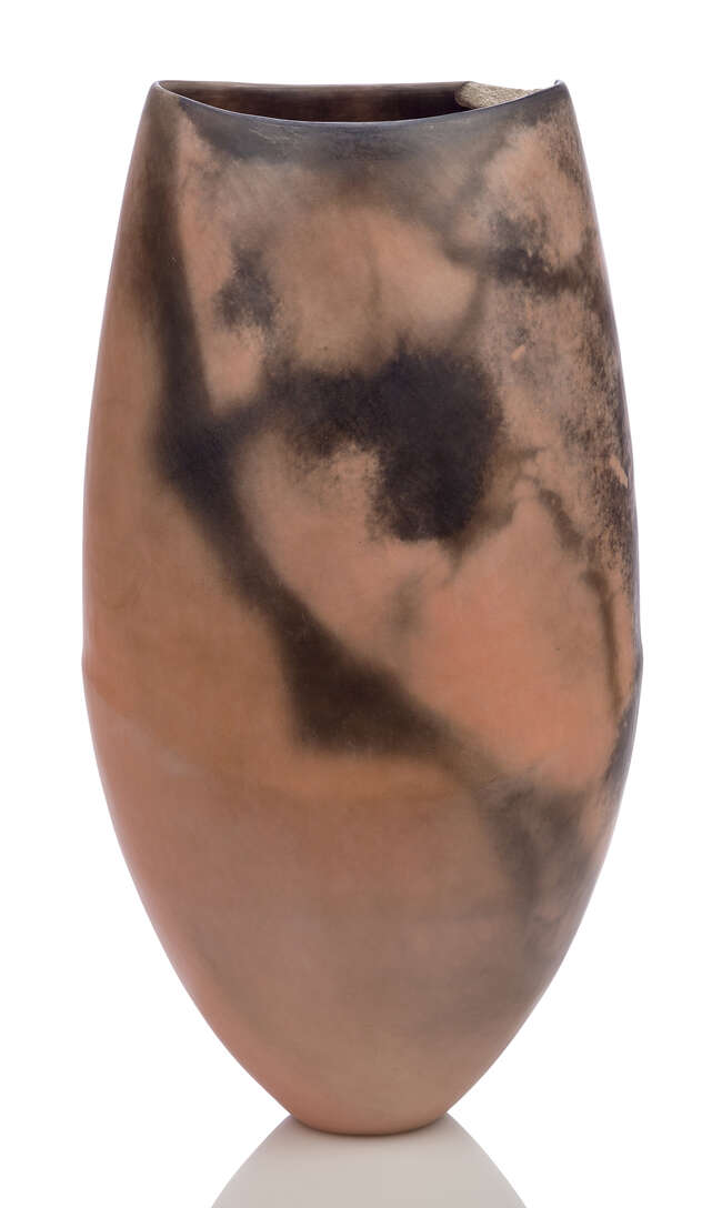 
	
		Gabriele Koch (German 1948-), a tall ovoid vase 
		c.1995, signed to base 
		A tall...