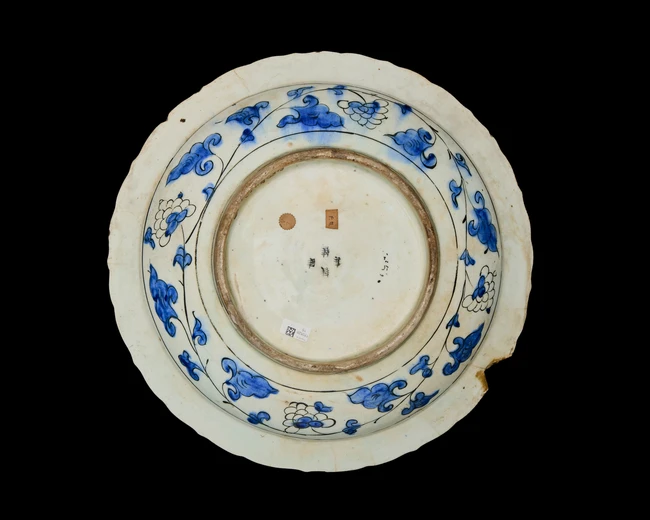 An impressively large blue and white pottery dish, Safavid Iran, second half 17th century, 
On...