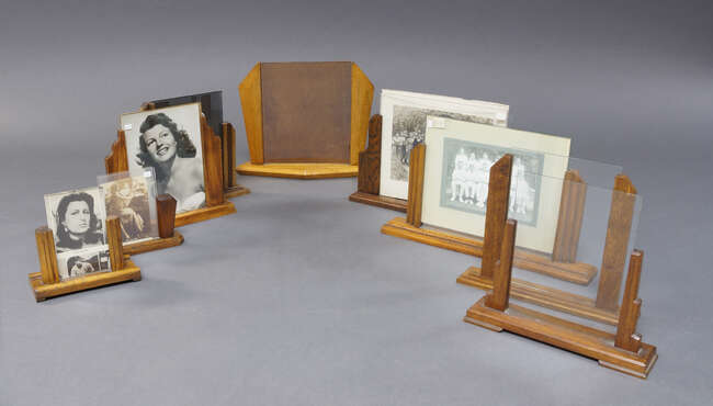
	
		A quantity of 1930s Art Deco wooden photograph frames, various sizes (a lot) 

	

