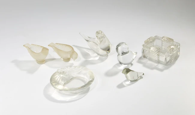 Lalique 'Tete de Lion' ashtray & 'Corfou' lidded box, together with five bird ornaments, late...