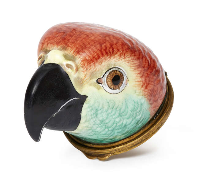 
	
		A Continental porcelain and gilt-metal snuff box, probably Samson, late 19th century,...