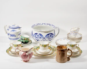 AMENDMENT: Please note, the studio pottery mug is not by David Leach, please see the updated...