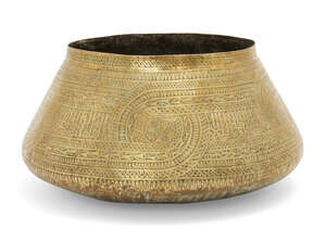 
	
		A large engraved brass basin in the Mamluk style, Egypt or Syria, 19th century, with flat...
