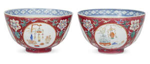
	
		A pair of Chinese porcelain bowls, Guangxu period, painted in famille rose enamels with...