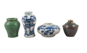 
	
		Four pieces of Chinese porcelain, 18th-early 20th century, comprising a monochrome green...