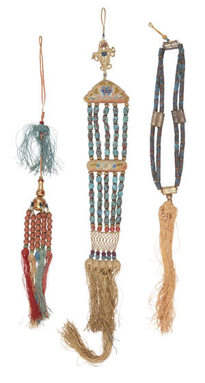 
	
		Three pieces of Chinese jewellery, late 19th century, comprising a silk and kingfisher...