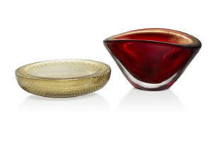 
	
		Attributed to Seguso Vetri d'Arte, a red glass bowl 
		c.1950, unsigned 
		A squashed...