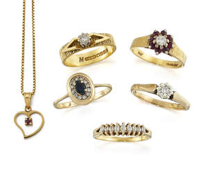 A group of five diamond and gem-set rings and an 18ct Italian gold heart shaped pendant and chain, the pendant with red gem accent in four claw setting, the ri