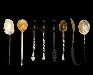 Five sherbet spoons,&nbsp;Ottoman Turkey, late 19th century 
Each with horn bowl, one with bone stem...