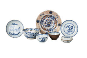 Seven pieces of Chinese porcelain, 18th-19th century, comprising seal paste box and cover, 7cm diameter, two tea bowls and saucers excavated from the Nanking s
