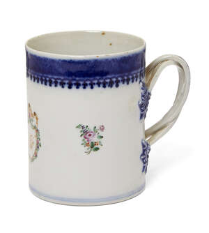 
	
		A Chinese Canton export porcelain mug, Qianlong period, painted in underglaze blue and...