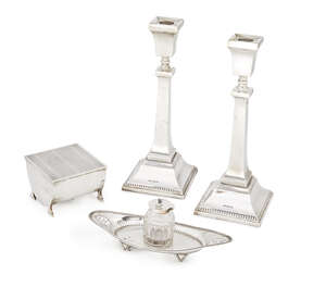 
	
		A pair of silver candlesticks, Birmingham c.1976, Alexander Smith, with square tapering...