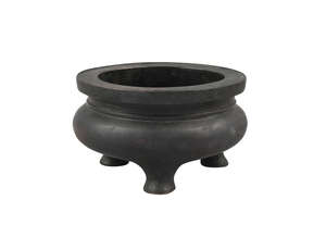 
	
		A Chinese bronze tripod censer, early 20th century, 11cm diameter

	

