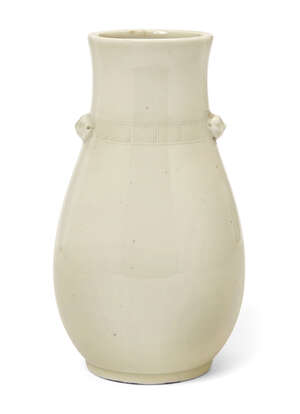 
	
		A Chinese Dehua porcelain vase, late Qing dynasty, of ovoid form, the neck incised with...