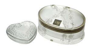 
	
		Lalique, a frosted glass oval box
		Modern, engraved Lalique ® France, with Cristal...