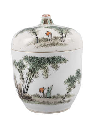 
	
		A Chinese porcelain circular box and cover, early 20th century, painted in enamels with a...