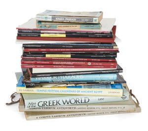 
	
		A group of 25 Antiquities and Islamic art catalogues and books from Christie's and...