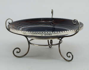 
	
		A Victorian banded agate dish on silver stand, London c.1886, William Comynes, 16cm...