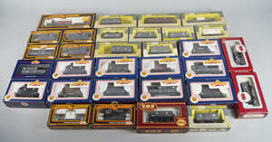 
	
		A Hornby King James II locomotive and tender, in the livery of the Great Western Railway,...