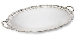A large silver tray with Chippendale border, Sheffield, c.1929, Lee & Wigfull, of shaped oval form, with twin handles and a plain, flat base, 65 x 41.5cm, appr