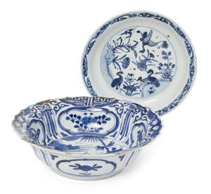 
	
		A Japanese Arita porcelain bowl and dish, 17th century, the bowl painted in underglaze...