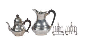 
	
		A silver bachelor teapot, London c.1921, Goldsmiths & Silversmiths Co. Ltd., of faceted...