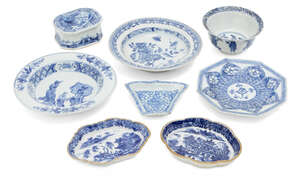 Eight pieces of Chinese porcelain, 17th - 18th century, painted in underglaze blue, comprising a fluted bowl decorated with ladies and vases of flowers, 11cm d
