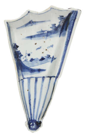 
	
		Chinese porcelain blue and white kosometsuke fan-shaped sweetmeat dish, Tianqi period,...