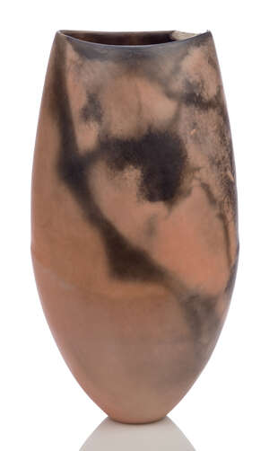 
	
		Gabriele Koch (German 1948-), a tall ovoid vase 
		c.1995, signed to base 
		A tall...