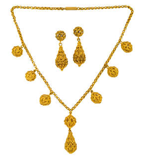 A 19th century gold filigree necklace and earrings, the necklace of reeded belcher-link design, suspending seven spherical filigree bead drops with central pea