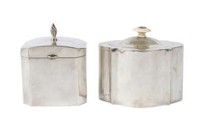 An Edward VII silver tea caddy, Birmingham c.1905, Synyer & Beddoes (Harry Synyer & Charles Joseph Beddoes) of shaped oval form, with ivory finial, 8.5cm high 