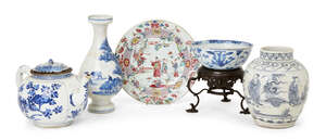 
	
		Five pieces of Chinese porcelain, late 17th century-19th century, comprising a...