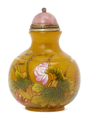 
	
		A Chinese Peking glass famille rose snuff bottle, early 20th century, finely painted in...