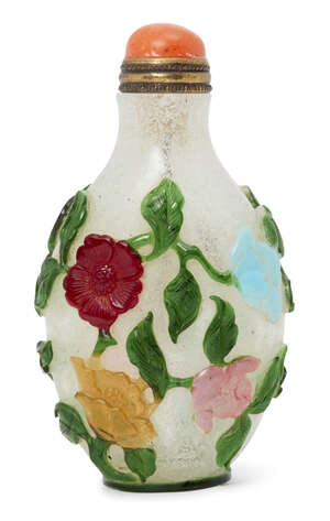 
	
		A Chinese Peking glass five-colour cameo snuff bottle, late 19th century, carved with...