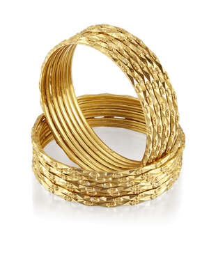 Fourteen bangles, of matching geometric hoop design, internal diam. 5.6cm