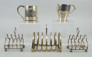 
	
		A George III silver mug, London c.1817, with reeded bands and engraved crest, 8cm high,...