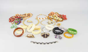
	
		A large collection of miscellaneous costume jewellery, to include phenolic and celluloid ...
