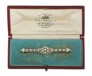 
	
		An Edwardian diamond and pearl bar brooch, the central millegrain-set old-brilliant-cut...