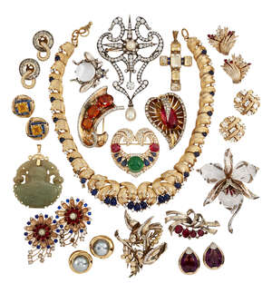 
	
		A large quantity of costume jewellery, including: a collection of vintage paste-set...