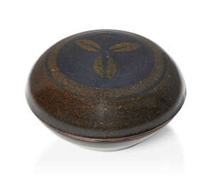 
	
		Muriel Bell (Canadian), a lidded box 
		c. 1930, impressed marks to base 
		A small...
