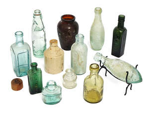 
	
		A Victorian square green glass bottle for Shieldhall Essence of Coffee and Chicory, 17cm...