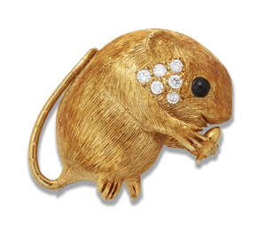 
	
		E. Wolfe & Co, an onyx and diamond brooch,  modelled as a dormouse, the textured body...