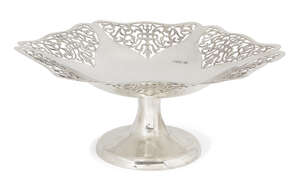 A silver tazza, Sheffield, c.1937, Viners Ltd, the shaped edge to pierced foliate sides and plain bowl raised on a tapering round foot, 23cm dia., approx. weig