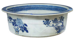 
	
		A large collection of Chinese porcelain, 18th-19th century, comprising large circular...