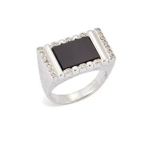 An 18ct white gold onyx and diamond ring, set with a rectangular onyx plaque, to a grooved...