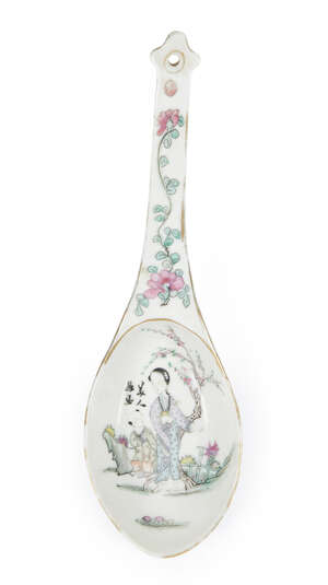 
	
		A large Chinese porcelain spoon, Republic period, painted in famille rose enamels with a...