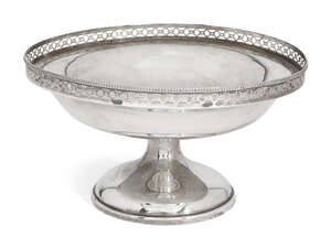 A silver tazza with pierced sides, Birmingham, c.1923, Wilson & Sharp, raised on a plain, spreading foot, the bowl of the tazza with pierced lattice band to ri