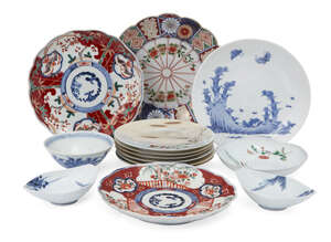 
	
		Fourteen pieces of Japanese porcelain, 20th century, including; Daishi Imari plate with...