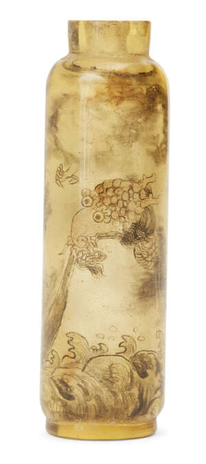 
	
		A Chinese inside-painted glass snuff bottle, early 20th century, decorated with a dragon...